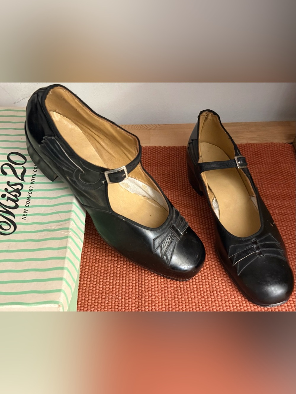 VINTAGE 1940-50’s MARY-JANE STYLE SHOE ONE STRAP WITH SILVER BUCKLE NOT WORN